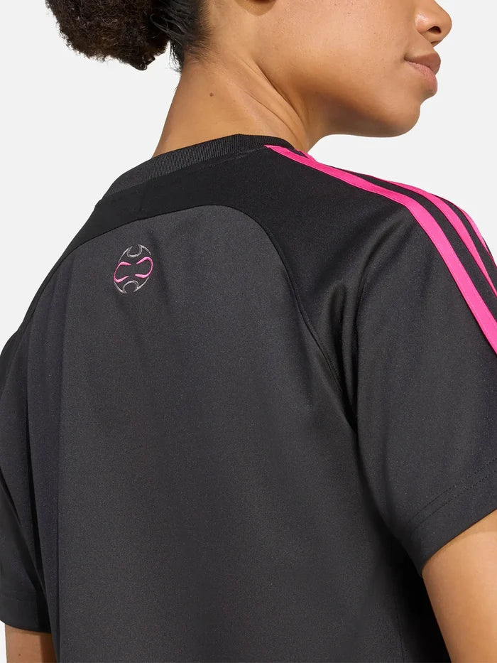 ADIDAS ORIGINALS Adicolor Teamgeist Loose Tee - Black/Semi Lucid Fuchsia - Uncategorized T-SHIRT