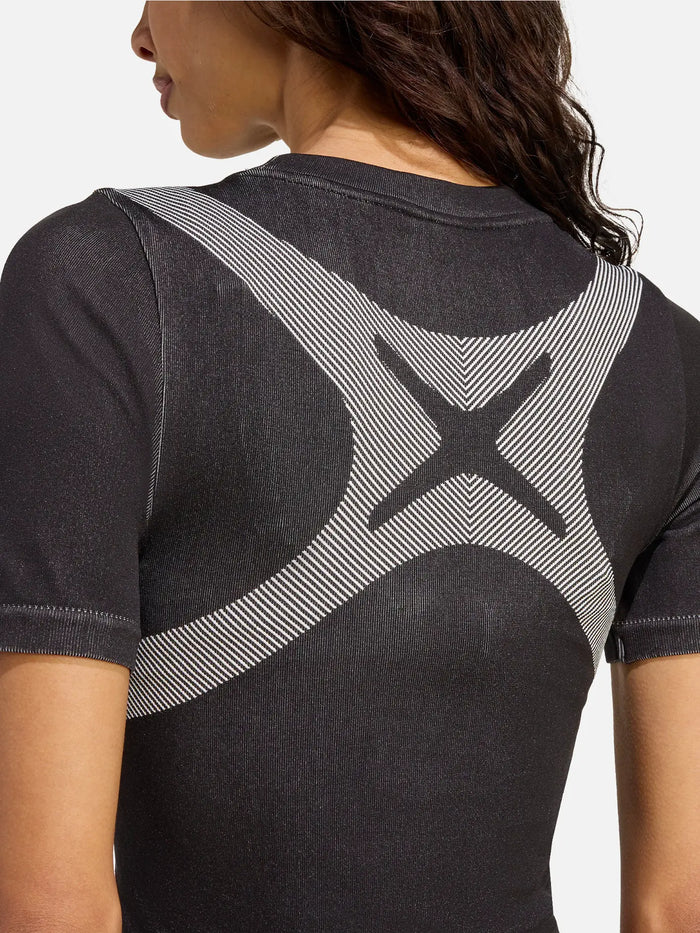 ADIDAS ORIGINALS Seamless Techfit Baby Tee - Black/White - Uncategorized T-SHIRT