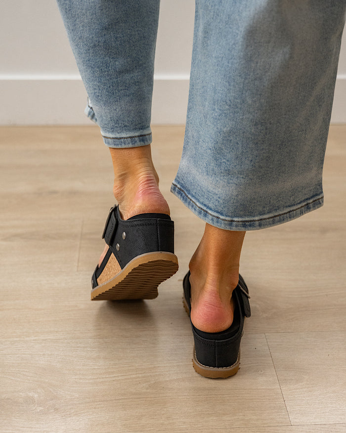 Very G Noah Wedge Buckle Sandals - Black SALE Very G