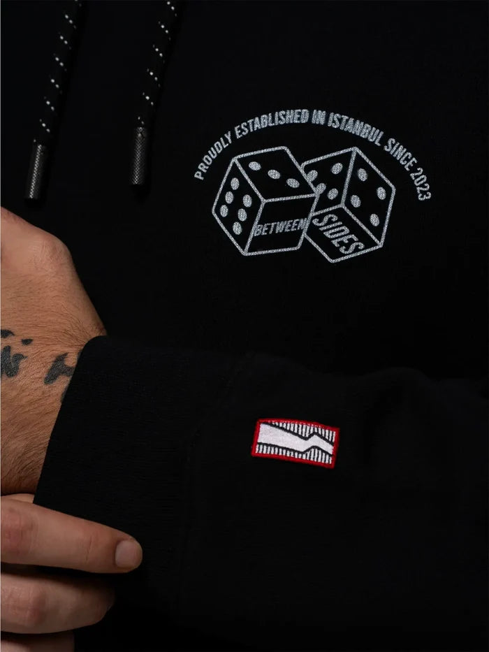 BETWEEN SIDES GH-Dices Sweatshirt - Black - Sweatshirts SWEATSHIRT