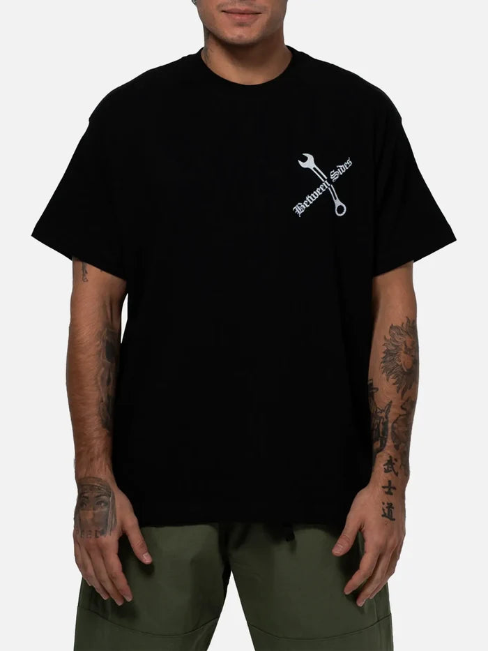 BETWEEN SIDES GT-Kolay T-Shirt - Black - T-Shirts T-SHIRT