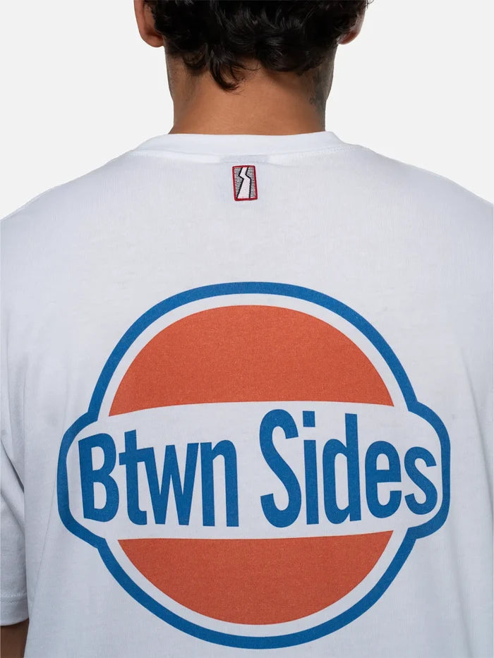 BETWEEN SIDES GT-Label T-Shirt - White - T-Shirts T-SHIRT