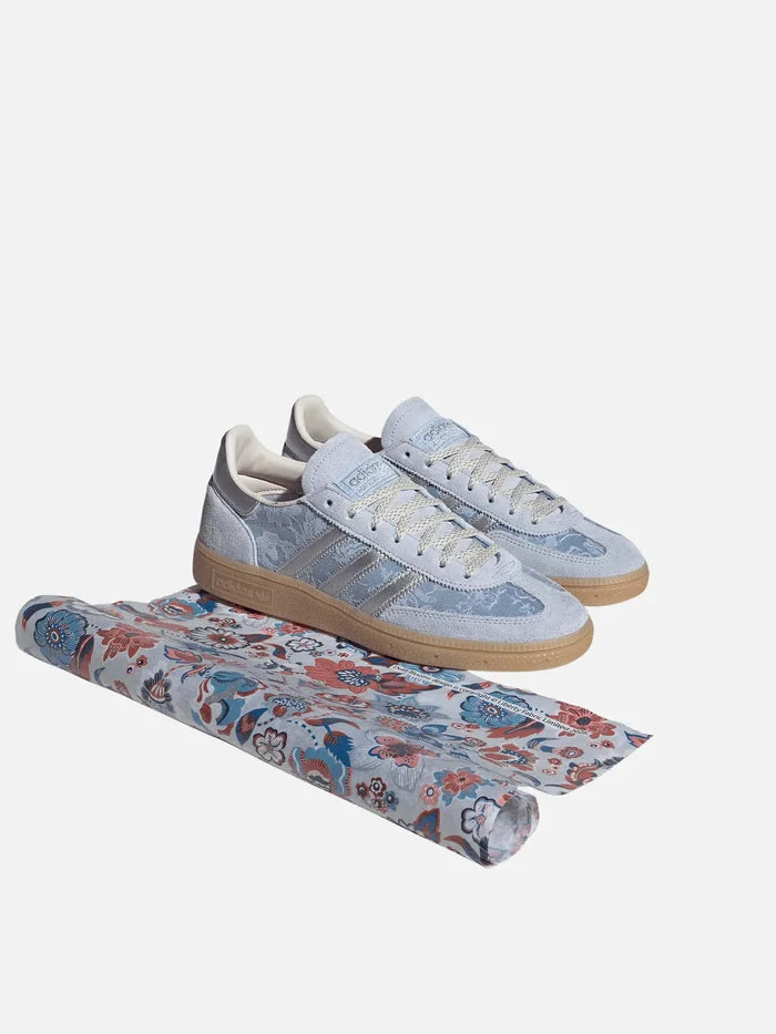 ADIDAS ORIGINALS Liberty London x adidas Handball Spezial W "Crystal Sky/Silver Metallic" - Sneakers SNEAKER