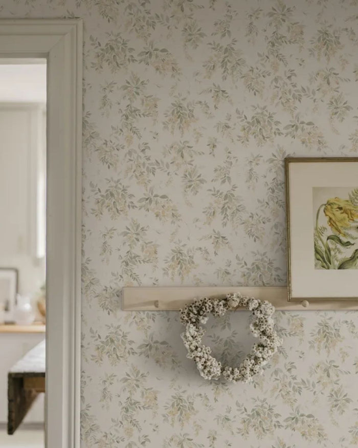 Lovisa Wallpaper in Spring Green