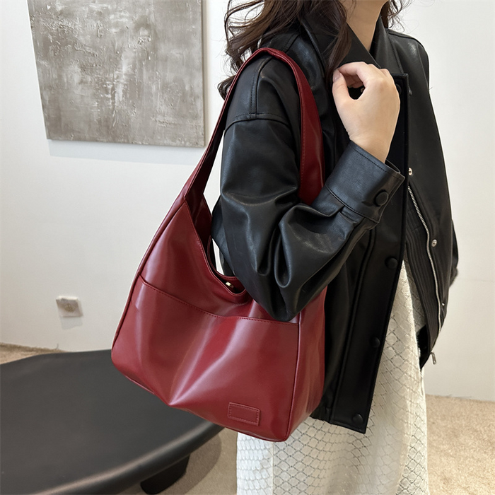 OLIVIA | Essential Shoulder Bag