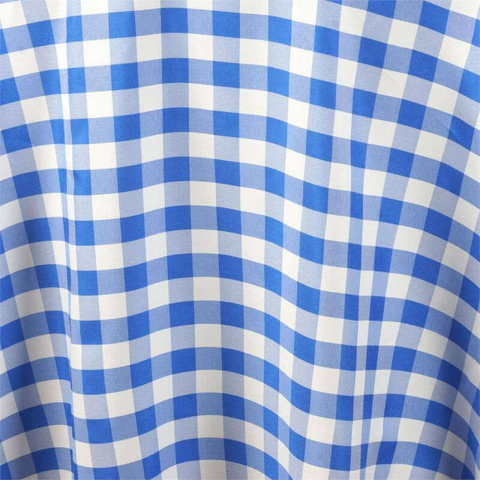 Blue and white gingham fabric pattern