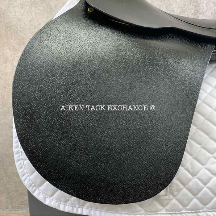 **SOLD** BT Crump Icelandic Saddle, 17.5" Seat, Narrow Tree, Wool Flocked Panels