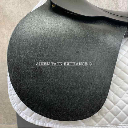 **SOLD** BT Crump Icelandic Saddle, 17.5" Seat, Narrow Tree, Wool Flocked Panels