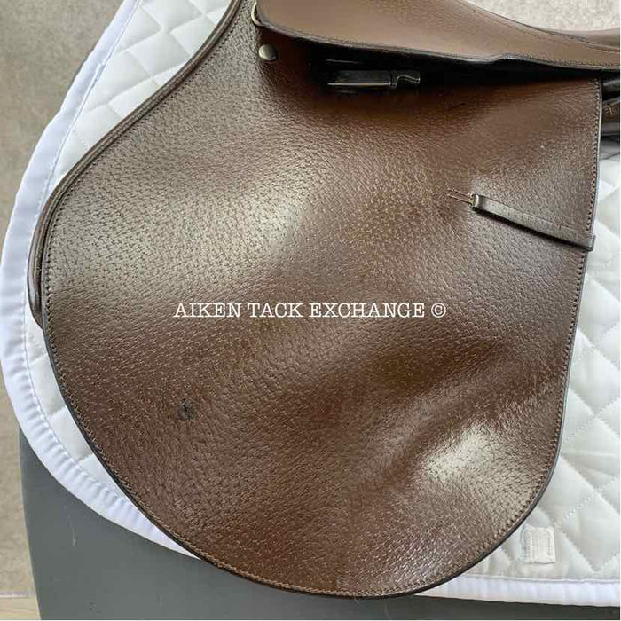 **SOLD** BT Crump Intimate Close Contact Jump Saddle, 17.5" Seat, Medium Wide Tree, Foam Panels