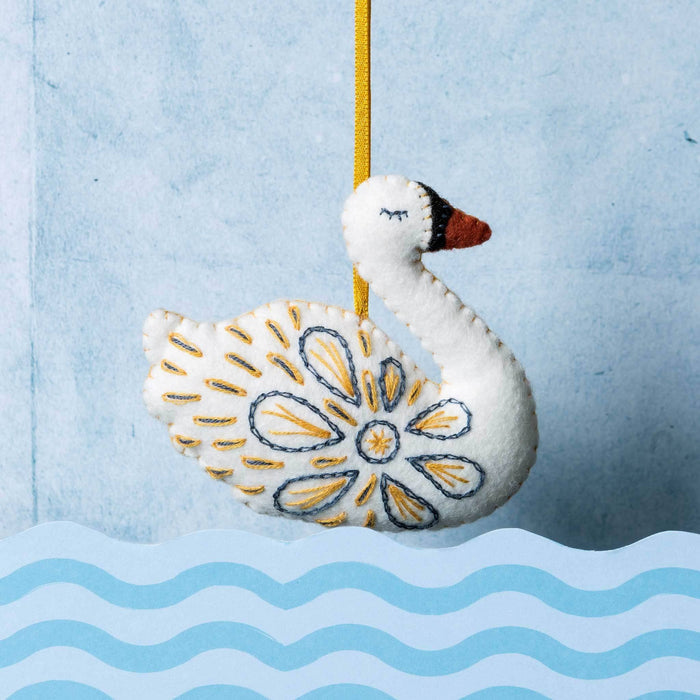 Swan a-swimming Felt Craft Mini Kit