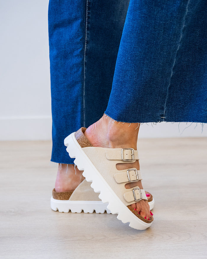 Very G Plaza Sandals - Cream Very G