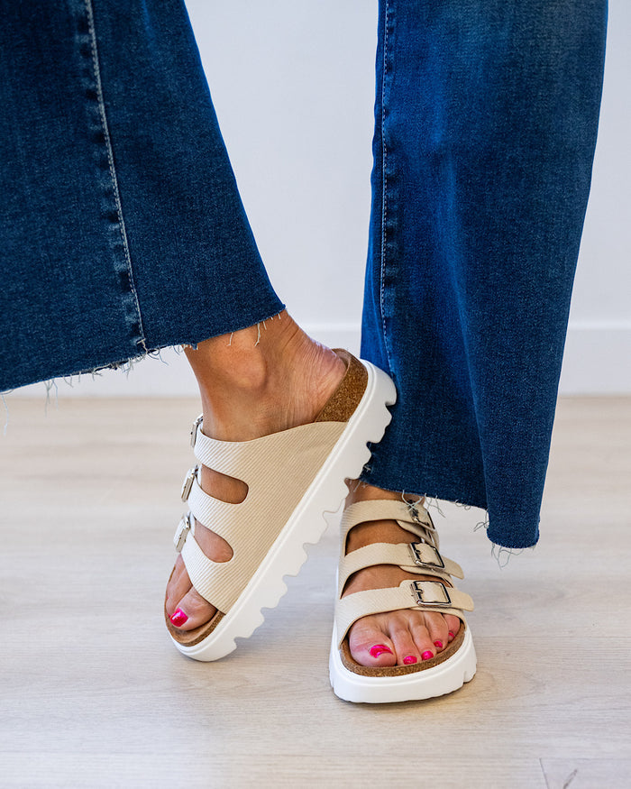 Very G Plaza Sandals - Cream Very G